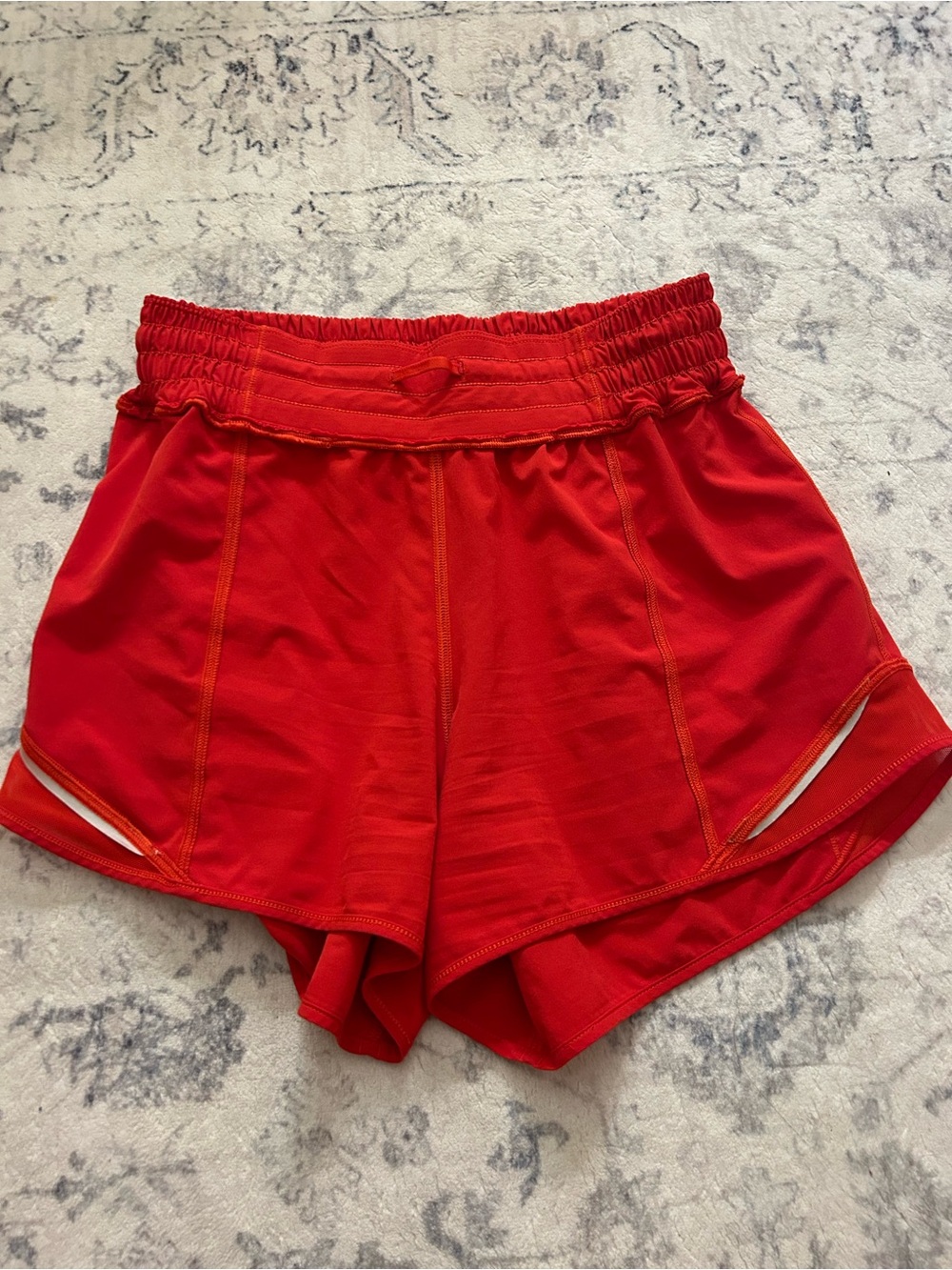 Lululemon Red Hotty Hot Shorts HR 4” size 4 - Picture 4 of 4
